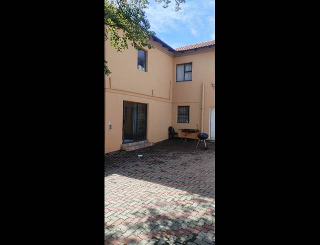 5 BEDROOM HOUSE FOR SALE IN CLAYVILLE